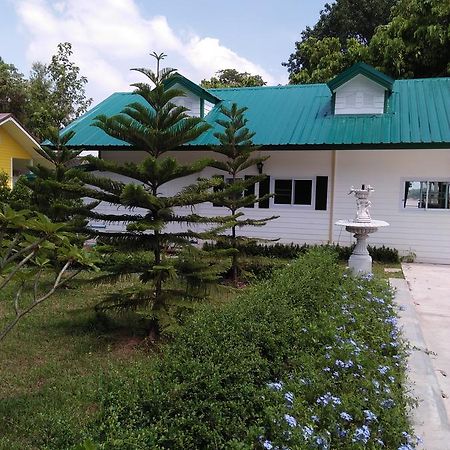 Bo Tree Cottage On The River Мукдахан Екстер'єр фото