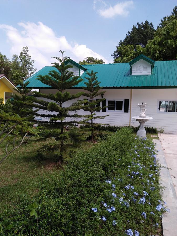 Bo Tree Cottage On The River Мукдахан Екстер'єр фото